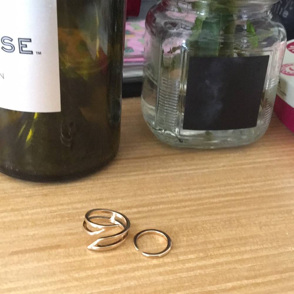 Set of 2 gold rings from H&M